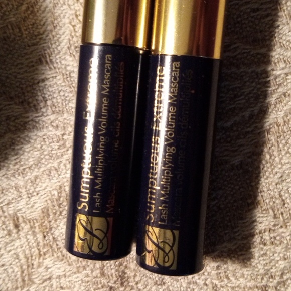 Mascara Multiplying volume - Picture 2 of 4